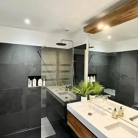 Magnifique Duplex 220m2, Classe 5 Etoiles, Rooftop, Jacuzzi, Vue Mer Et Bastion Centre Ville Apartamento
