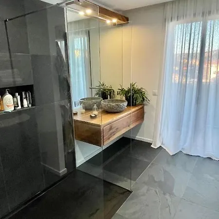 Magnifique Duplex 220m2, Classe 5 Etoiles, Rooftop, Jacuzzi, Vue Mer Et Bastion Centre Ville Apartamento